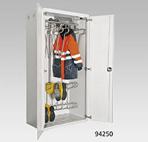 Trockenschrank aus Stahlblech mit 8 Kleider- und 16 Stiefelbügel, Warmluftgebläse und Zeitschaltuhr